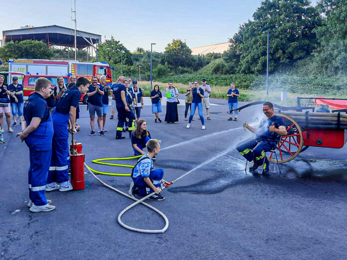 Die Verabschiedung von Marcus Thiele markiert einen letzten Einsatz für die Feuerwehr Bokeloh und würdigt sein Engagement