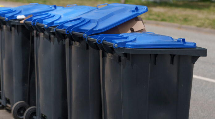 Altpapiertonne für auch Mieter: aha startet neues Serviceangebot zur Altpapierentsorgung Das neue aha-Serviceangebot soll Altpapierentsorgung in der Region verbessern: Altpapiertonne auch für Mieter möglich