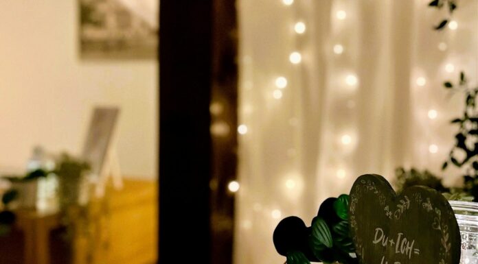 Trauungen im Lichterglanz: Ein unvergessliches Erlebnis im Dezember Im Dezember finden Trauungen im Lichterglanz statt, die ein unvergessliches Erlebnis bieten. 3 Termine stehen zur Auswahl