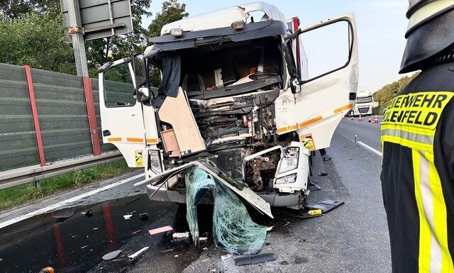 Auf der A2: Auffahrunfall zwischen zwei LKW sorgt für Rückstau Ein Auffahrunfall auf der A2 führte zu einem Rückstau. Der Einsatz der Rettungskräfte verlief erfolgreich und ohne schwerwiegende Folgen