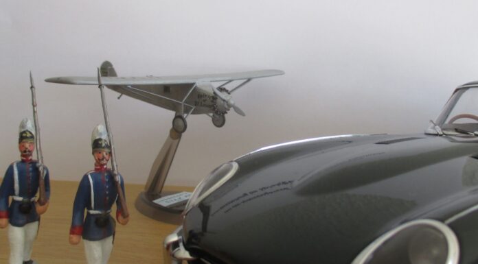 Sonderausstellung verbindet Miniaturen und Collagen in faszinierender Weise Sonderausstellung zeigt Miniaturen und Collagen in faszinierender Weise und bietet einen einzigartigen Einblick in die Kunstwelt