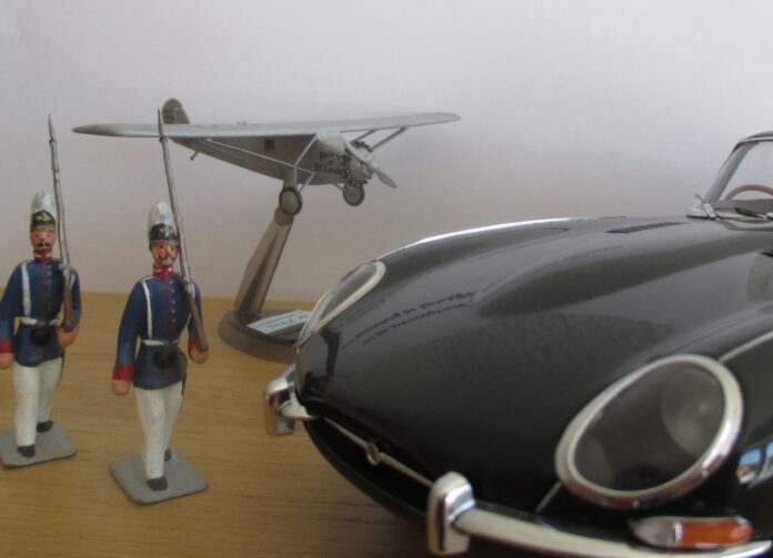 Sonderausstellung im Fischer- und Webermuseum Sonderausstellung zeigt Miniaturen und Collagen in faszinierender Weise und bietet einen einzigartigen Einblick in die Kunstwelt