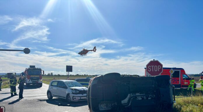 Verkehrsunfall mit mehreren Fahrzeugen und zwei Verletzten in Klein Heidorn Bei einem Verkehrsunfall mit mehreren Fahrzeugen und zwei Verletzten kam es zu umfangreichen Rettungsmaßnahmen und einer Vollsperrung