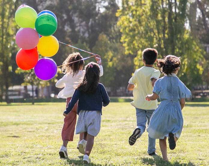 Die Familienmesse zeigt, wie lebendig und engagiert das Netzwerk für Familien vor Ort ist Die Familienmesse 2025 bietet ein buntes Erlebnis für Familien mit zahlreichen Mitmachaktionen und Informationsständen