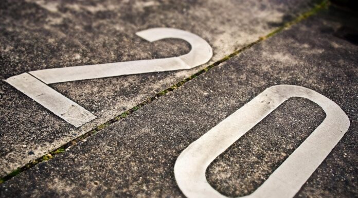 Geschwindigkeit in der Barnestraße auf 20 km/h gesenkt: Mehr Sicherheit für Fußgänger und Schulkinder Geschwindigkeit in der Barnestraße auf 20 km/h gesenkt: Mehr Sicherheit für Fußgänger, Schulkinder und Anwohner