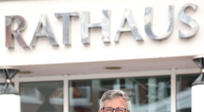 Speed Dating mit Bürgermeister Piellusch auf dem Wochenmarkt für Bürgerinnen und Bürger Das Speed Dating mit Bürgermeister Piellusch bietet Bürgerinnen und Bürgern die Möglichkeit, direkt Themen anzusprechen