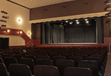 75 Jahre Stadttheater: Ein Blick hinter die Kulissen für alle Interessierten Erleben Sie 75 Jahre Stadttheater: Ein Blick hinter die Kulissen und entdecken Sie die Geschichte des Theaters