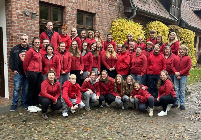 Die Musiker des Musikzugs beim Probenwochenende Anfang November in Bad Fallingbostel Das Jubiläumskonzert voller Klang und Geschichte des Musikzugs der Feuerwehr Kolenfeld findet am 30.11.25 im Stadttheater statt