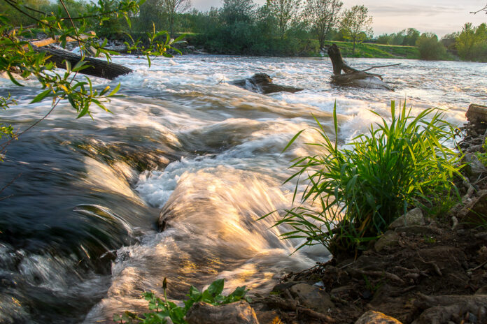Gründungsveranstaltung sowie die Unterzeichnung durch Hannovers Oberbürgermeister Belit Onay und Regionspräsident Steffen Krach Gemeinsam stark gegen Hochwasser: Neue Partnerschaft für besseren Schutz gegründet. Hochwasserrisiken werden künftig besser bewältigt