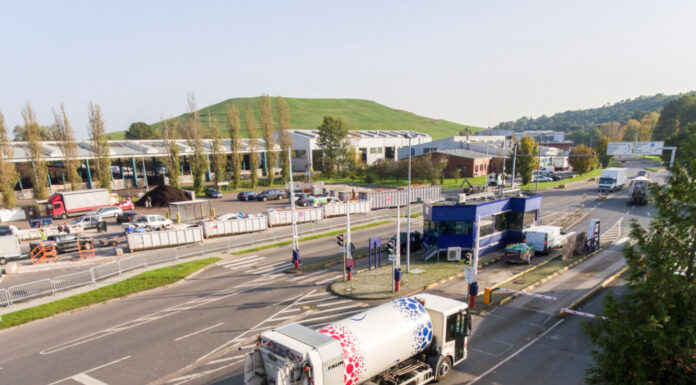 Wegen Personalversammlung: Wertstoffhöfe und Deponien am Samstag 15. November geschlossen Wertstoffhöfe und Deponien am Samstag 15. November geschlossen. Grund: Personalversammlung der Abfallwirtschaft Region Hannover