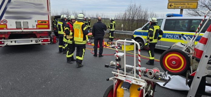 Einsatz für die Ortsfeuerwehr Kolenfeld: Eingeklemmte Person bei Verkehrsunfall Einsatz für die Ortsfeuerwehr Kolenfeld: Eingeklemmte Person bei Verkehrsunfall