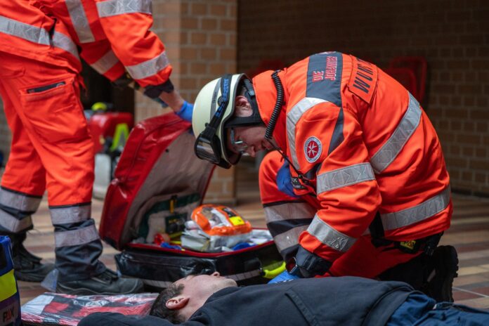 Erfolgreiche Übung unter realistischen Bedingungen Die Alarmübung des Ehrenamts der Johanniter zeigt erfolgreiche Zusammenarbeit unter realistischen Bedingungen in Wunstorf