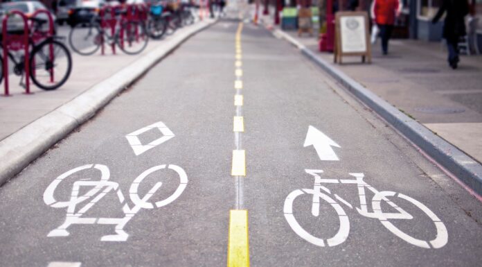 Wunstorf auf dem Weg zur Fahrradstadt: Fördermittel für Leuchtturmtrasse zwischen Großenheidorn und Klein Heidorn Wunstorf auf dem Weg zur Fahrradstadt: Fördermittel für den Ausbau der Leuchtturmtrasse zwischen Großenheidorn und Klein Heidorn