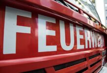 Einsatz für die Ortsfeuerwehr Kolenfeld: Eingeklemmte Person bei Verkehrsunfall Eingeklemmte Person bei Verkehrsunfall: Feuerwehr und Notarzt arbeiten Hand in Hand bei Rettungseinsatz