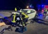 Betriebsstoffe laufen nach Unfall auf der L392 aus: Feuerwehr sichert Kreuzung und Straße Betriebsstoffe laufen nach Unfall am frühen Morgen an der L392 aus: Feuerwehr sichert Kreuzung und Straße