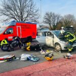 Schwerer Verkehrsunfall in Steinhude – Motorradfahrerin auf Pkw-Dach Schwerer Verkehrsunfall in Steinhude – Motorradfahrerin nach Kollision auf Pkw-Dach, Rettungswagen bei Anfahrt zusätzlich verunfallt