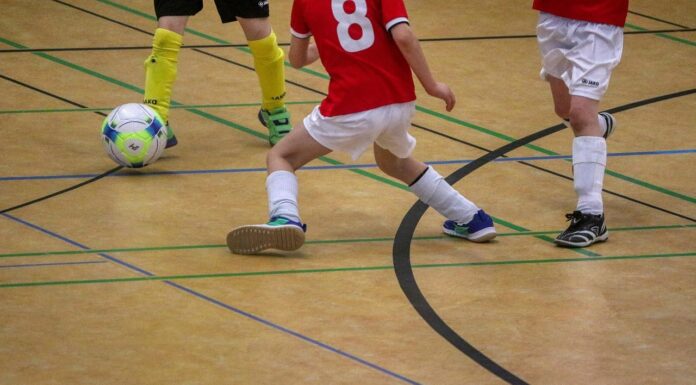 Benefizsportereignis in Wunstorf: Unterstützung für krebskranke Kinder Benefizsportereignis in Wunstorf: Unterstützung für krebskranke Kinder durch Fußball-Hallenturnier im Hölty-Sportforum