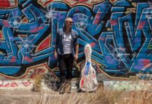 Folk und Geschichten aus Australien: Carus Thompson begeistert mit neuen Alben Folk und Geschichten aus Australien: Carus Thompson bringt neue Alben und ein einzigartiges Erlebnis nach Steinhude