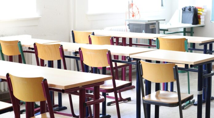 Witterungsbedingter Schulausfall in der Region und Landeshauptstadt Hannover – Schulen entscheiden über Distanzunterricht Witterungsbedingter Schulausfall: In der Region und LH Hannover fällt der Unterricht an allen Schulen und Stufen am Montag, den 12.01.2026, aus. Schulen entscheiden über Distanzunterricht