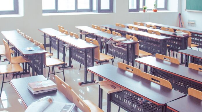 Witterungsbedingter Schulausfall in der Region und Landeshauptstadt Hannover am Freitag Witterungsbedingter Schulausfall in der Region sorgt für Unterrichtsausfall an Schulen am Freitag, den 9. Januar