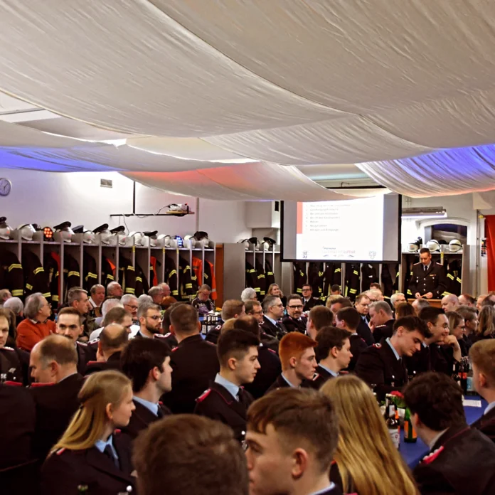 Förderverein Feuerwehr Luthe e.V. feiert 10 Jahre und Versammlung der Feuerwehr Luthe Förderverein Feuerwehr Luthe e.V. feiert 10 Jahre und Versammlung der Feuerwehr Luthe