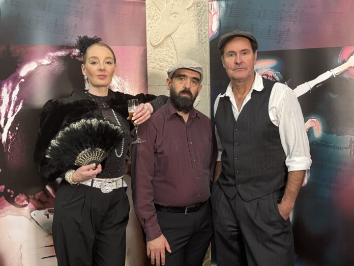 Kultur trifft Kirche: Absinth & Charleston am 11. April 2026 um 19 Uhr in der Luther Dorfkirche Absinth & Charleston: Freche Revue am 11. April 2026 um 19 Uhr: Musik, Texte und 20er-Jahre-Flair in der Luther Dorfkirche