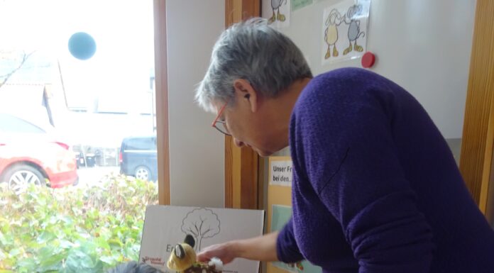 Erklärbaum begeistert Kinder und bringt Natur ins Spiel Der Erklärbaum begeistert Kinder und bringt Natur ins Spiel. Ein Mitmachprojekt des Heimatvereins Wunstorf sorgt für große Freude