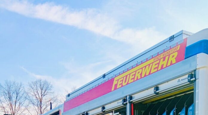 Rauchentwicklung in Industriehalle in Großenheidorn Rauchentwicklung in Industriehalle sorgt für Alarmstufe: Feuerwehr gibt Entwarnung nach erfolgreicher Erkundung