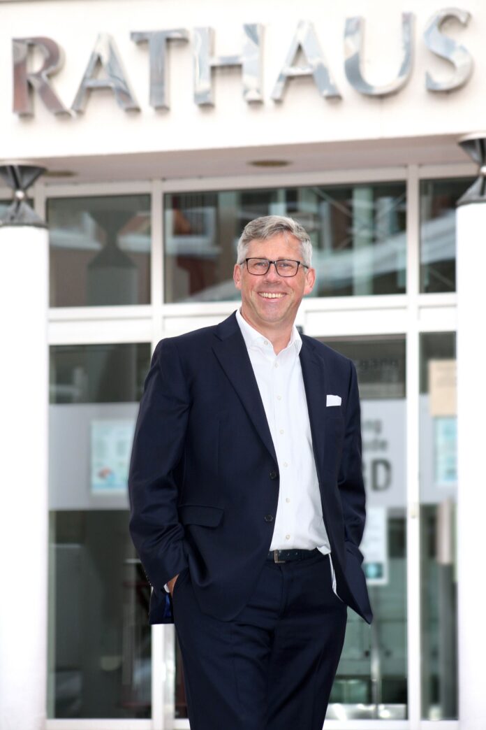 Speed Dating mit Bürgermeister Piellusch auf dem Wochenmarkt Speed Dating mit Bürgermeister Piellusch auf dem Wochenmarkt bietet Wunstorfern die Chance auf direkte Gespräche