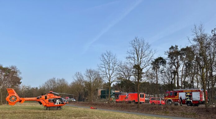 Schwerer Verkehrsunfall auf der K332 – Motorradfahrer verstirbt an der Unfallstelle Motorradfahrer verstirbt an der Unfallstelle. Schwerer Verkehrsunfall auf der K332 fordert mehrere Verletzte