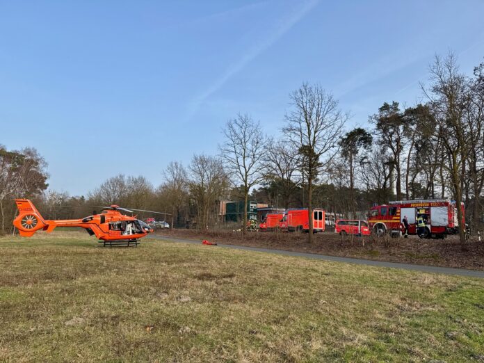 Motorradfahrer verstirbt an der Unfallstelle. Schwerer Verkehrsunfall auf der K332 fordert mehrere Verletzte