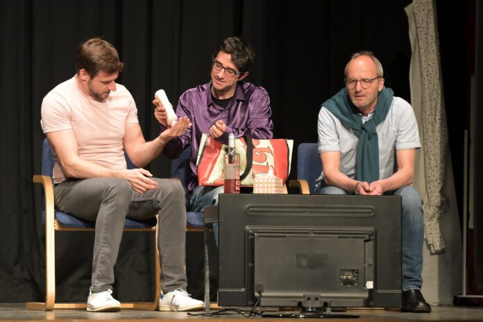 VHS-Theatergruppe spielt in Wunstorf: „zwischen Wahn und Sinn“ läuft am Wochenende in der Otto-Hahn-Schule – Termine und Uhrzeiten