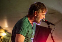 Fröhliche Folksongs mit Nick Parker gratis im Filou Nick Parker gratis im Filou: Der Brite bringt Folk, Rock und Country mit Humor nach Steinhude. Eintritt frei, Spenden erbeten