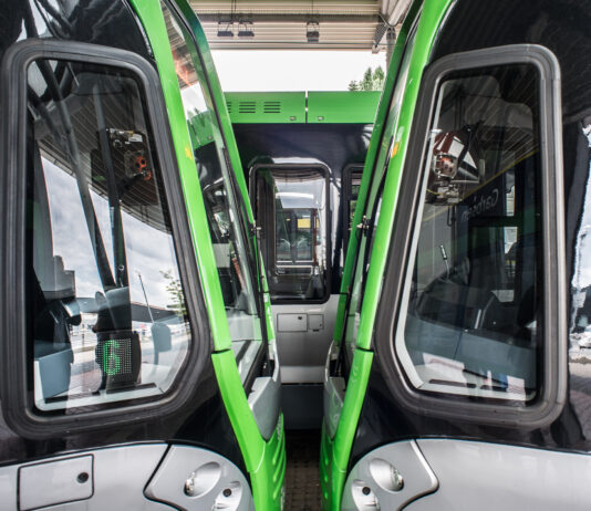 Busse und Bahnen stehen still: ÜSTRA und regiobus werden bestreikt Busse und Bahnen stehen still: Am 20. und 21. Mai 2026 werden ÜSTRA und regiobus bestreikt. S-Bahn, Regionalbahn und sprinti fahren