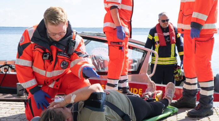 Zwölf Stunden für den Ernstfall in Wunstorf Zwölf Stunden für den Ernstfall in Wunstorf: Johanniter und Feuerwehren trainieren auf der Insel Wilhelmstein und am Gymnasium Hölty
