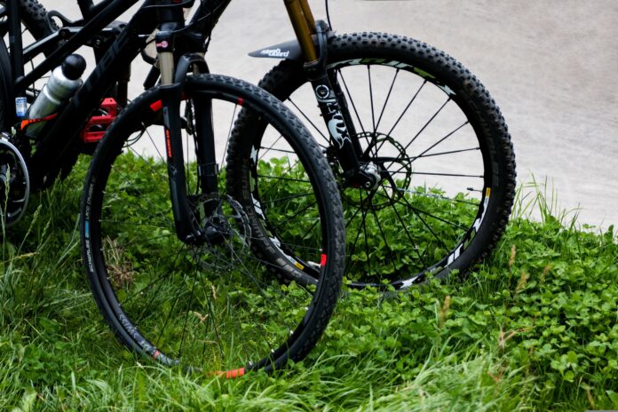 Vandalismus im Bikepark an der Erich-Kästner-Straße in Wunstorf: Schilder, Werkzeuge und das Toilettenhaus wurden beschädigt