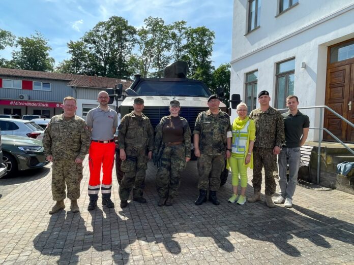 CIMIC-Rollenspiel in Wunstorf stärkt Zusammenarbeit Das CIMIC-Rollenspiel in Wunstorf stärkt bei QUADRIGA 2026 den Austausch zwischen Johannitern, Bundeswehr und zivilen Partnern