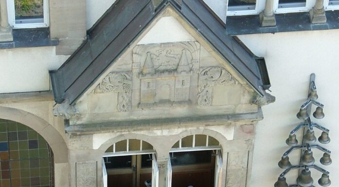 Stadtführungen im Juli in Wunstorf starten an der Rathaustreppe In Wunstorf starten am 4., 10. und 19. Juli Stadtführungen an der Rathaustreppe mit Stadtführern Kretschmann, Wöltje und Wildhage