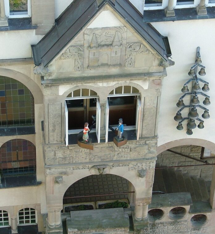 In Wunstorf starten am 4., 10. und 19. Juli Stadtführungen an der Rathaustreppe mit Stadtführern Kretschmann, Wöltje und Wildhage