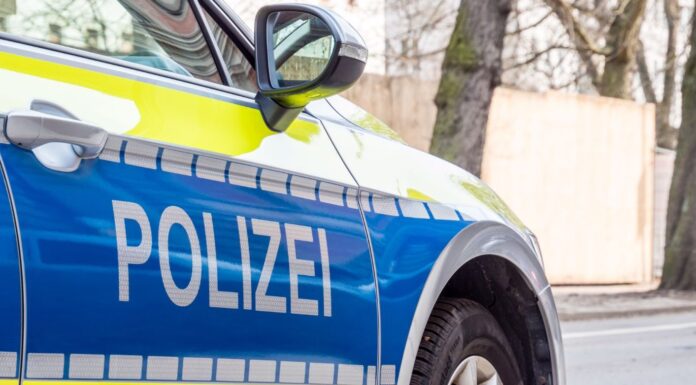 Seniorin stirbt nach Badeunfall am Steinhuder Meer Nach einem Badeunfall am Steinhuder Meer nahe der Badeinsel am Lindenhopsweg in Wunstorf starb eine 86-Jährige noch vor Ort