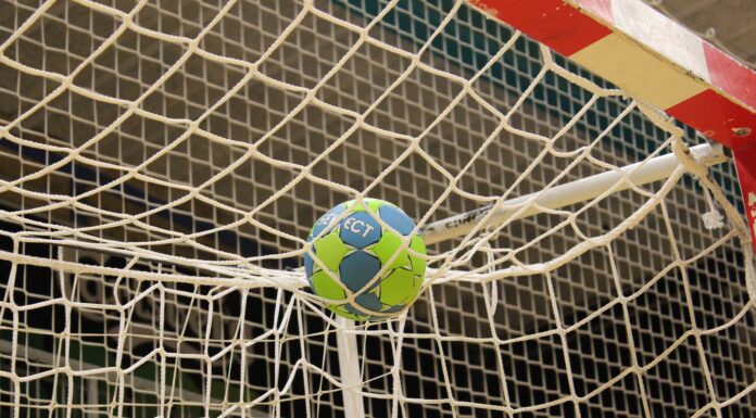Steinhuder Meer Feldhandballturnier in Großenheidorn Steinhuder Meer Feldhandballturnier in Großenheidorn: Drei Tage mit Spiel ohne Grenzen, Feldhandball, Hallendisco und Jugendspielen