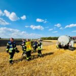 Flächenbrand zwischen Kolenfeld und Wunstorf an der L 392 gestoppt Am Samstagnachmittag stoppte die Stadtfeuerwehr Wunstorf an der L 392 zwischen Kolenfeld und Wunstorf einen Flächenbrand, Landwirte unterstützen