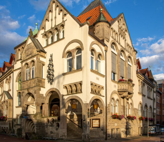 Neue Broschüre in Wunstorf zeigt soziale Hilfen und Vergünstigungen Der Arbeitskreis Soziale Dienste veröffentlicht in Wunstorf eine neue Broschüre mit Hilfen und Vergünstigungen, jetzt gedruckt und digital